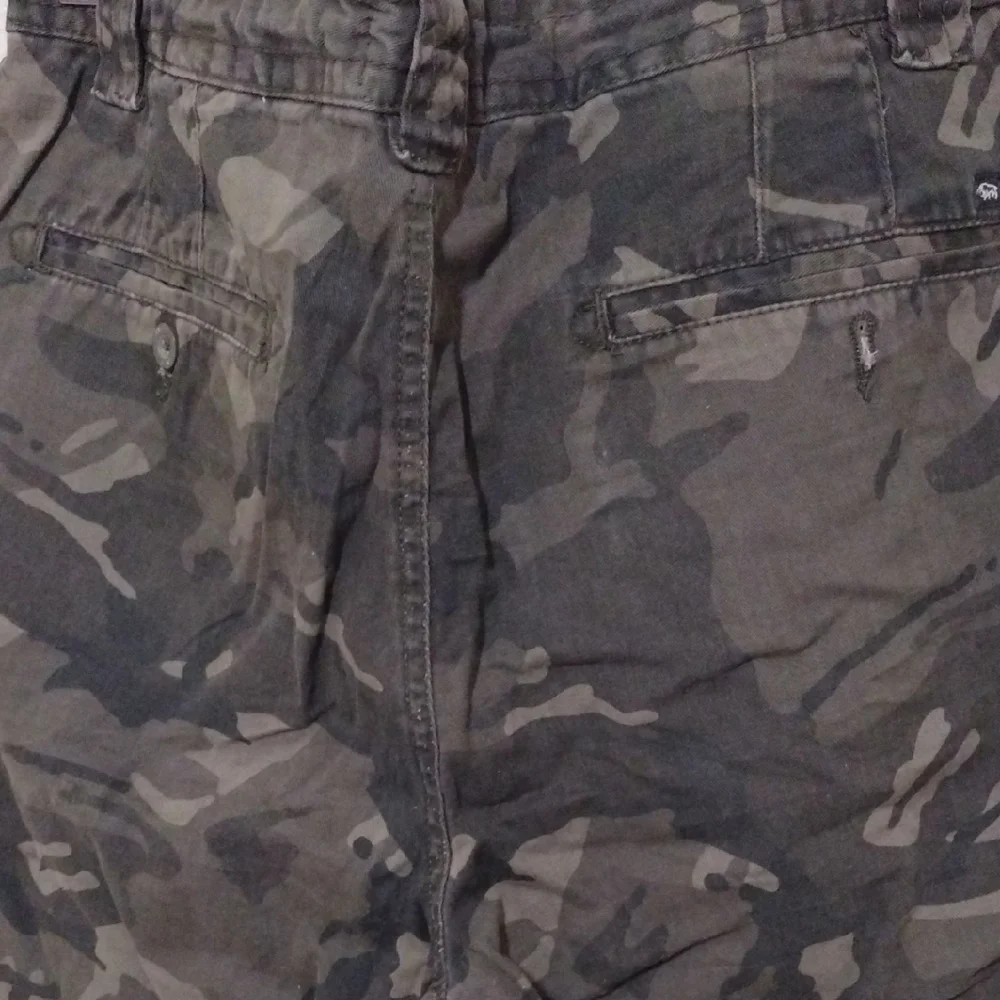 Buffalo David Bitton Green and Black Flat Front Shorts - Picture 10 of 11